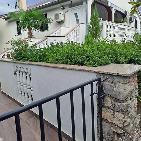 Apartments Stjepan Malinska Ngoại thất bức ảnh