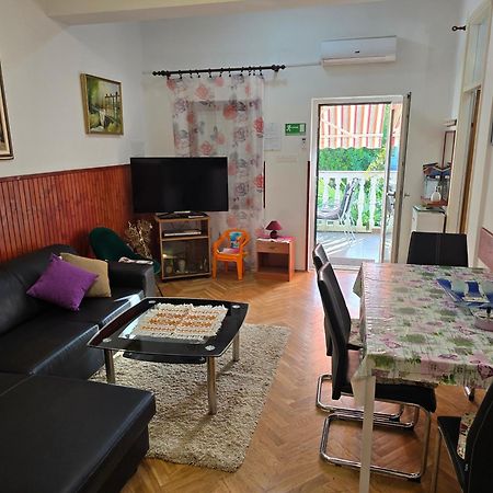 Apartments Stjepan Malinska Ngoại thất bức ảnh