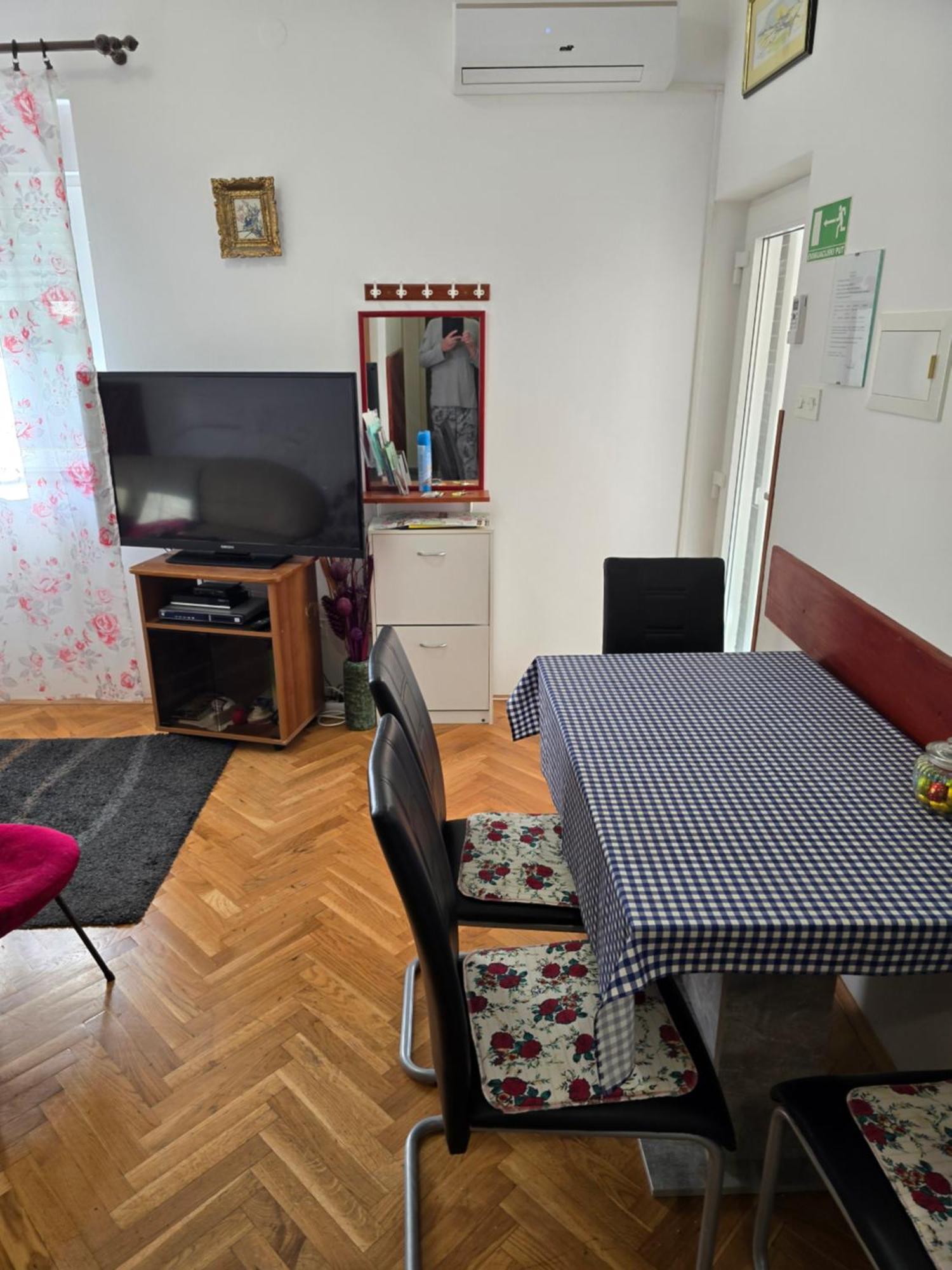 Apartments Stjepan Malinska Ngoại thất bức ảnh
