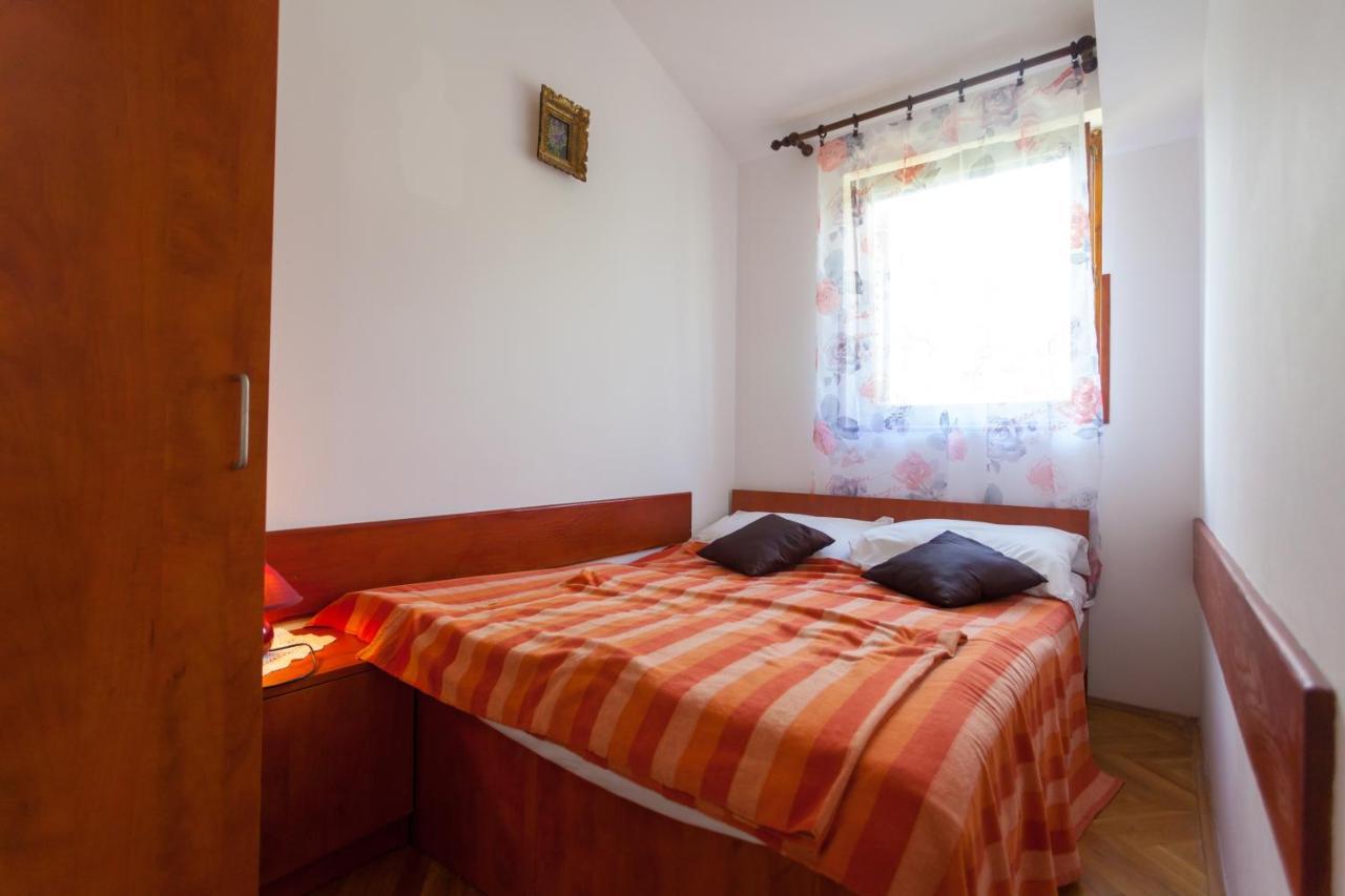 Apartments Stjepan Malinska Ngoại thất bức ảnh
