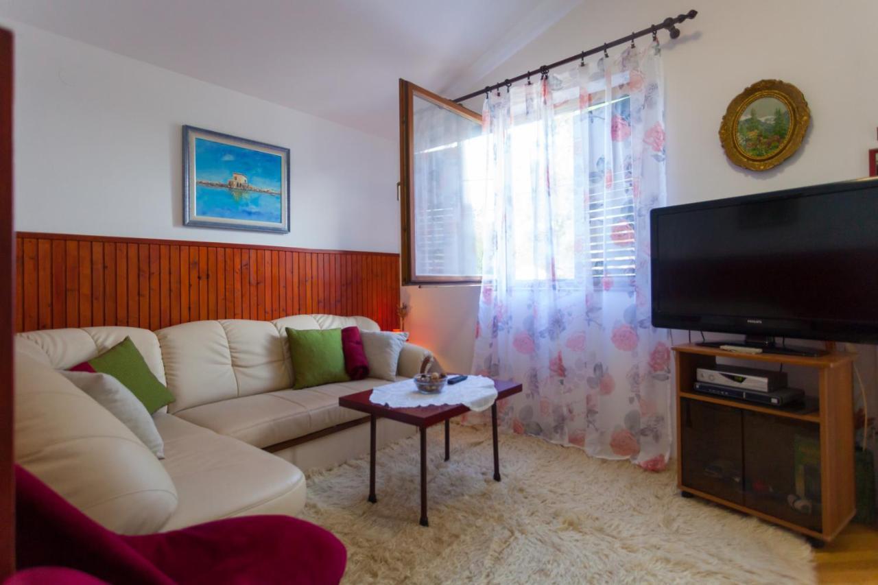 Apartments Stjepan Malinska Ngoại thất bức ảnh