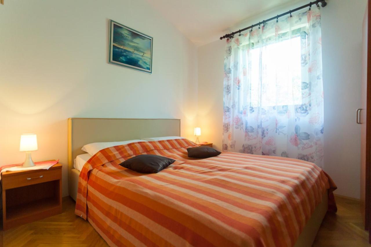 Apartments Stjepan Malinska Ngoại thất bức ảnh