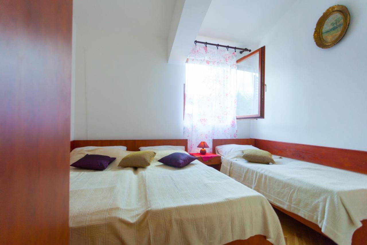 Apartments Stjepan Malinska Ngoại thất bức ảnh